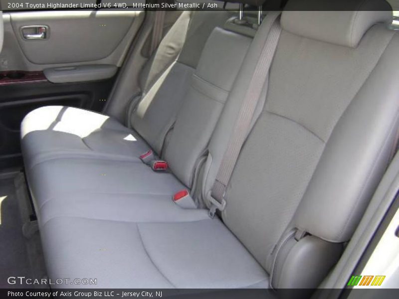 Millenium Silver Metallic / Ash 2004 Toyota Highlander Limited V6 4WD