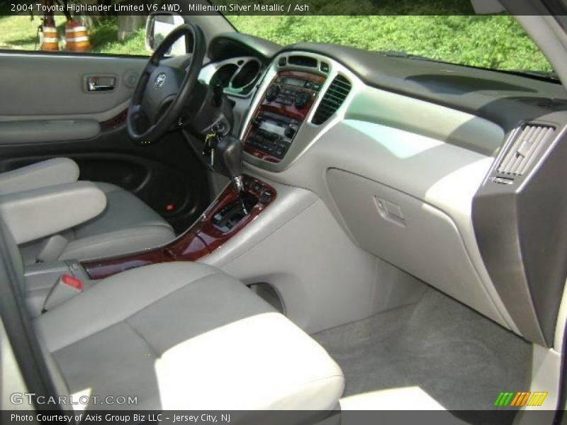Millenium Silver Metallic / Ash 2004 Toyota Highlander Limited V6 4WD