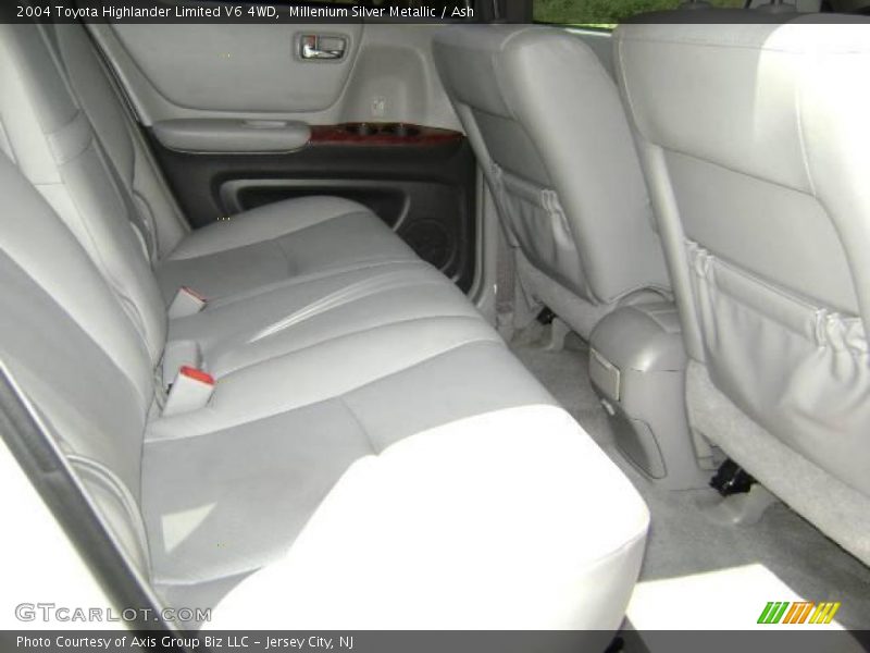 Millenium Silver Metallic / Ash 2004 Toyota Highlander Limited V6 4WD