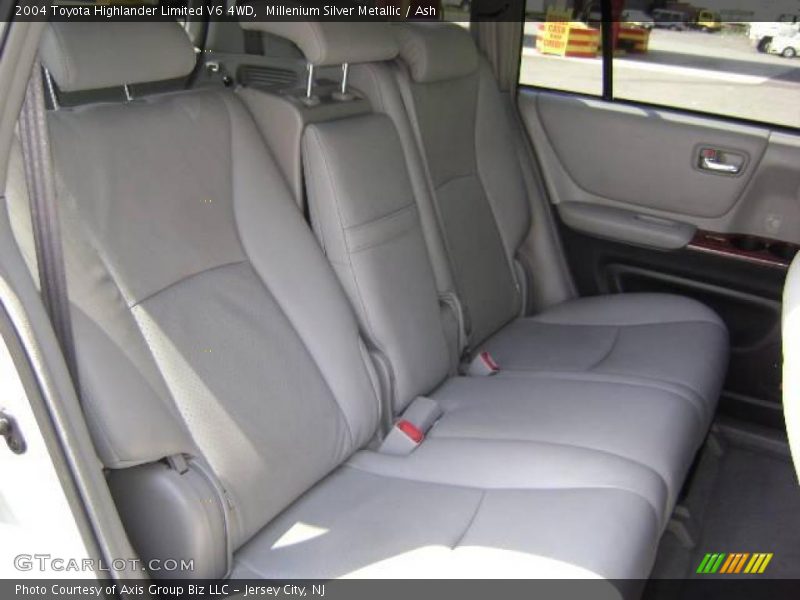 Millenium Silver Metallic / Ash 2004 Toyota Highlander Limited V6 4WD