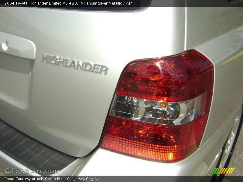 Millenium Silver Metallic / Ash 2004 Toyota Highlander Limited V6 4WD