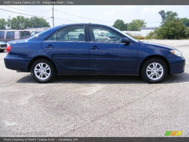 Indigo Ink Pearl / Gray 2005 Toyota Camry LE V6