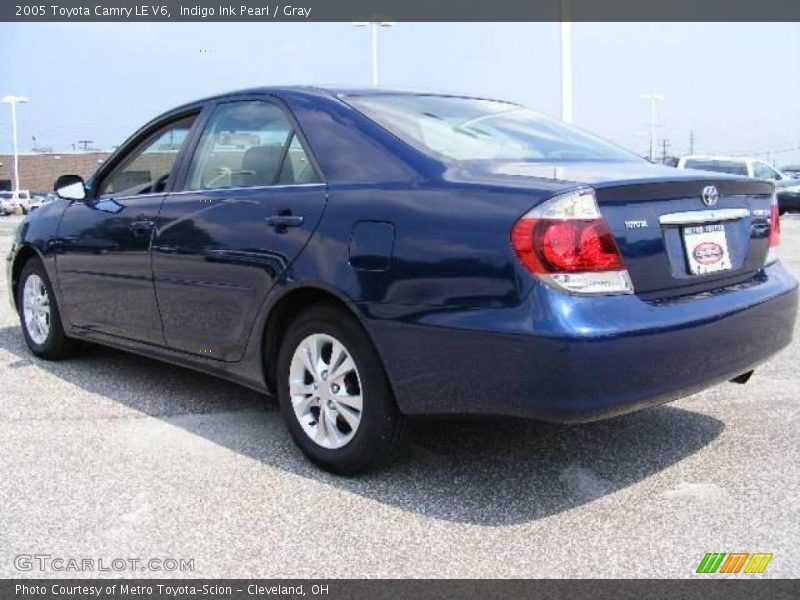 Indigo Ink Pearl / Gray 2005 Toyota Camry LE V6