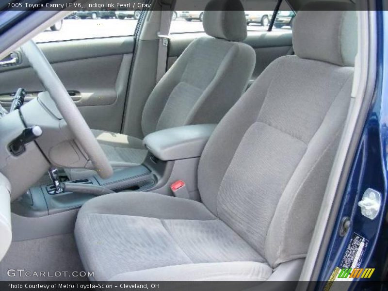 Indigo Ink Pearl / Gray 2005 Toyota Camry LE V6