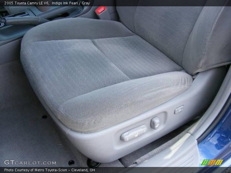 Indigo Ink Pearl / Gray 2005 Toyota Camry LE V6