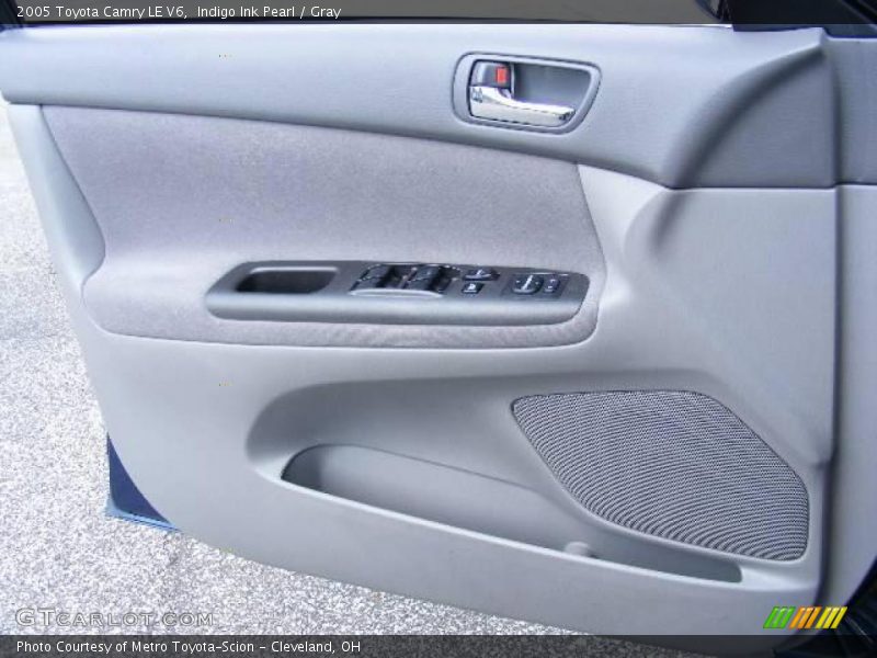 Indigo Ink Pearl / Gray 2005 Toyota Camry LE V6