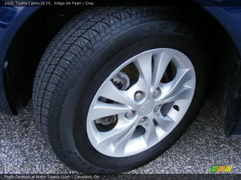 Indigo Ink Pearl / Gray 2005 Toyota Camry LE V6