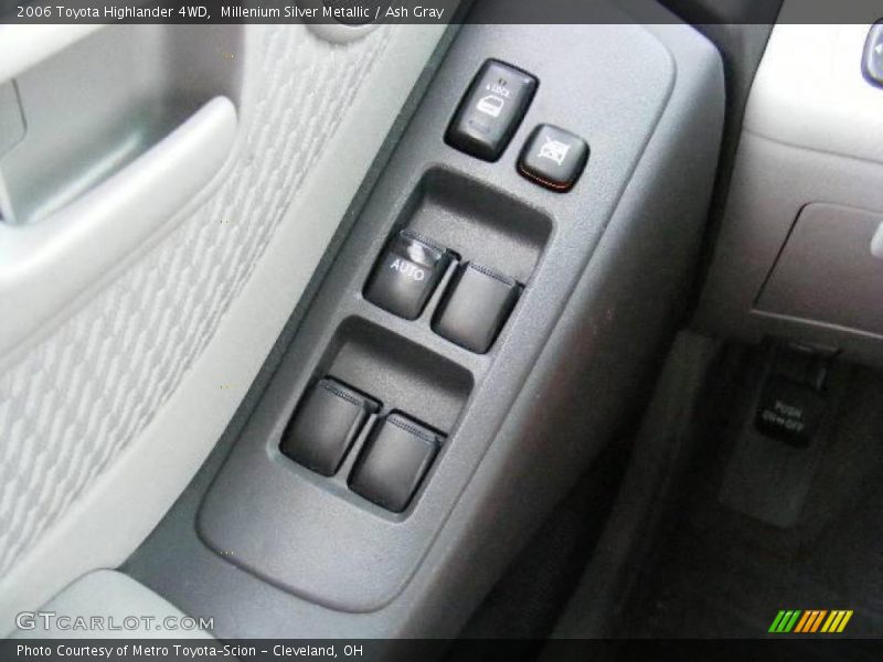 Millenium Silver Metallic / Ash Gray 2006 Toyota Highlander 4WD