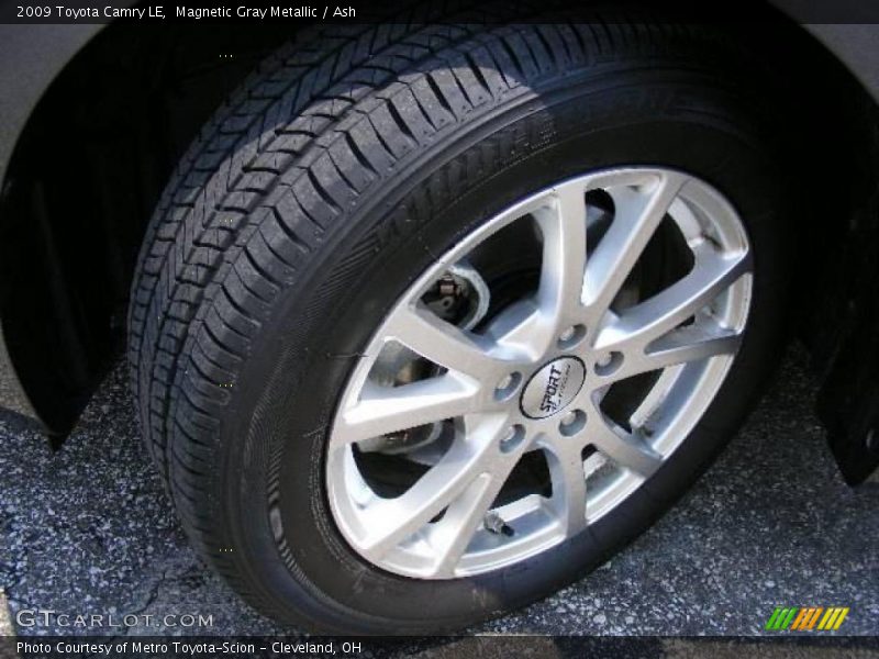 Magnetic Gray Metallic / Ash 2009 Toyota Camry LE