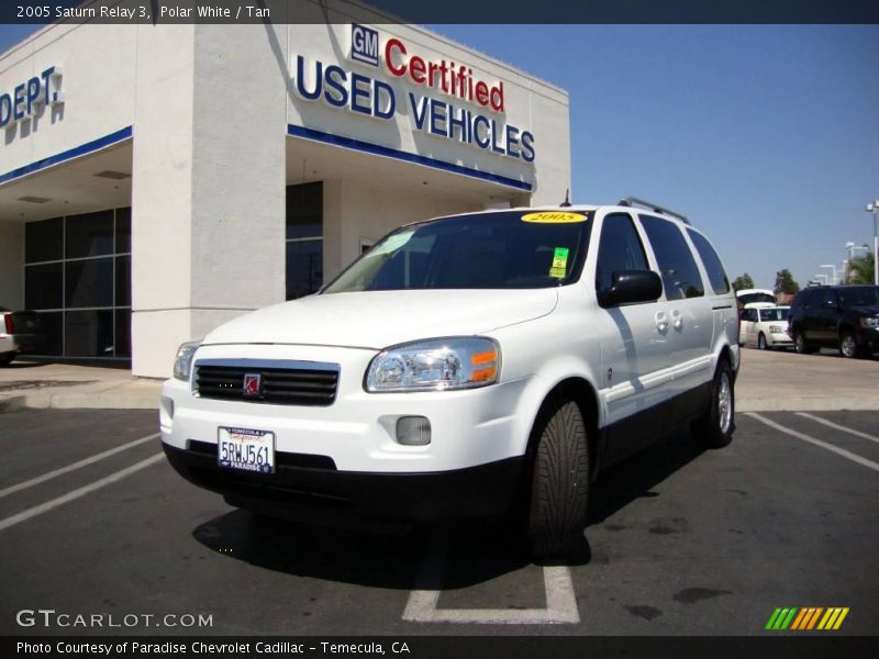 Polar White / Tan 2005 Saturn Relay 3