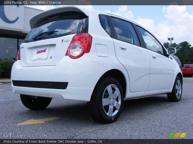 Polar White / Charcoal 2009 Pontiac G3