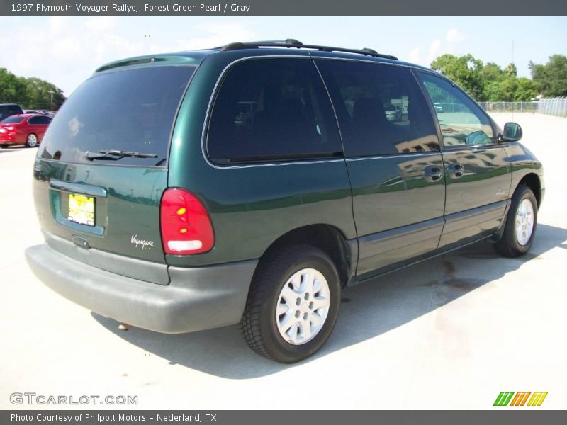 Forest Green Pearl / Gray 1997 Plymouth Voyager Rallye