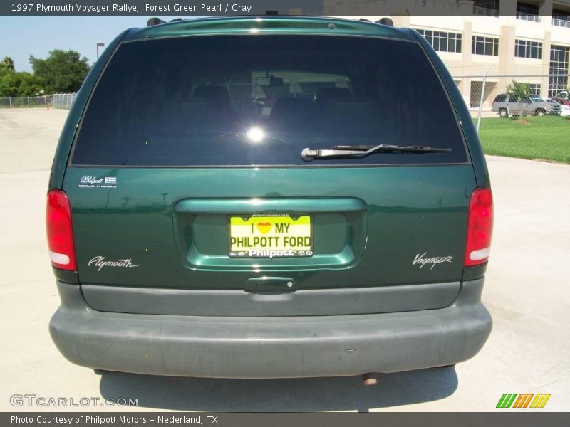 Forest Green Pearl / Gray 1997 Plymouth Voyager Rallye