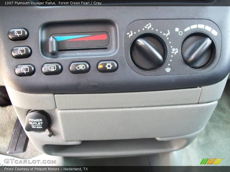 Forest Green Pearl / Gray 1997 Plymouth Voyager Rallye
