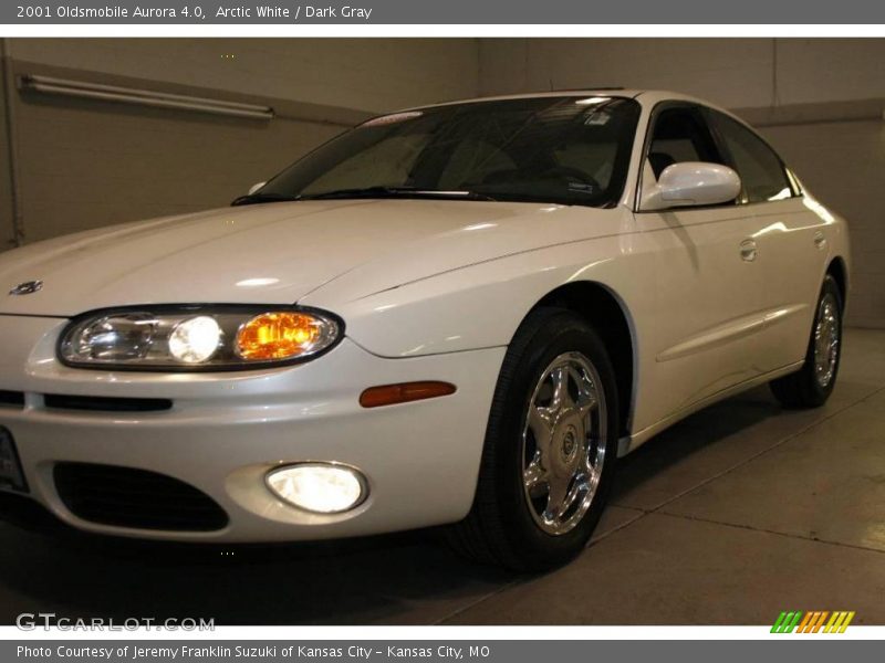 Arctic White / Dark Gray 2001 Oldsmobile Aurora 4.0