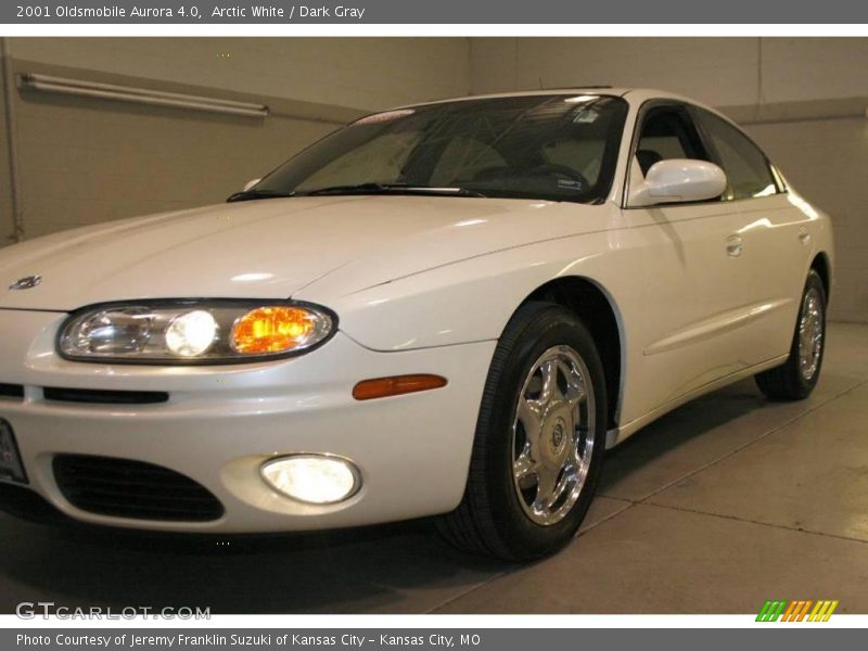 Arctic White / Dark Gray 2001 Oldsmobile Aurora 4.0