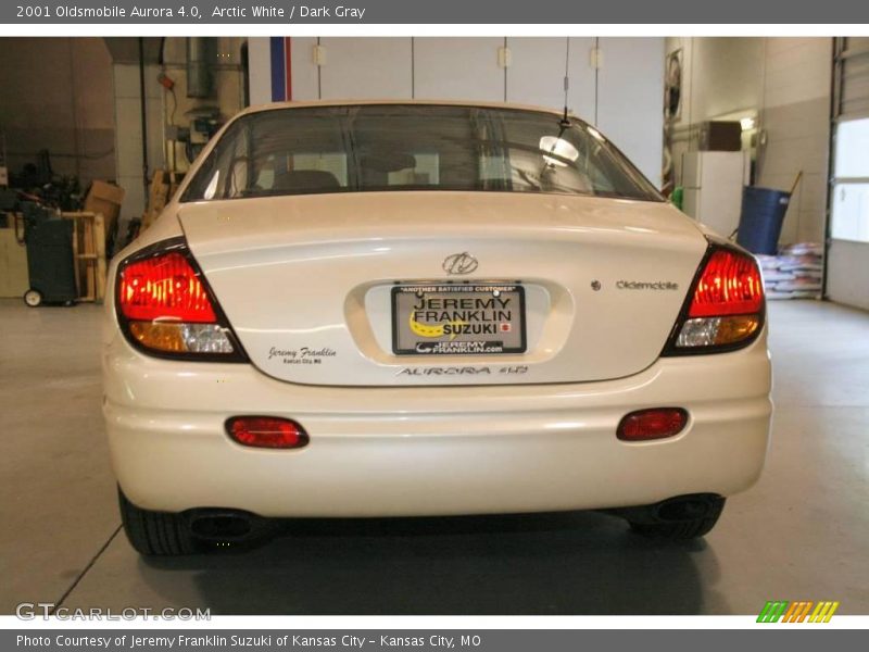 Arctic White / Dark Gray 2001 Oldsmobile Aurora 4.0