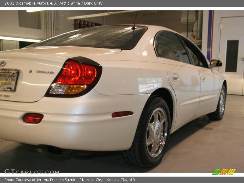Arctic White / Dark Gray 2001 Oldsmobile Aurora 4.0