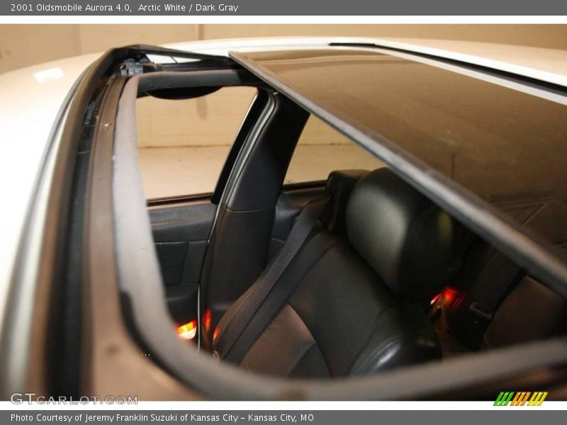 Arctic White / Dark Gray 2001 Oldsmobile Aurora 4.0
