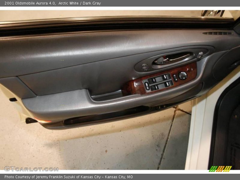 Arctic White / Dark Gray 2001 Oldsmobile Aurora 4.0