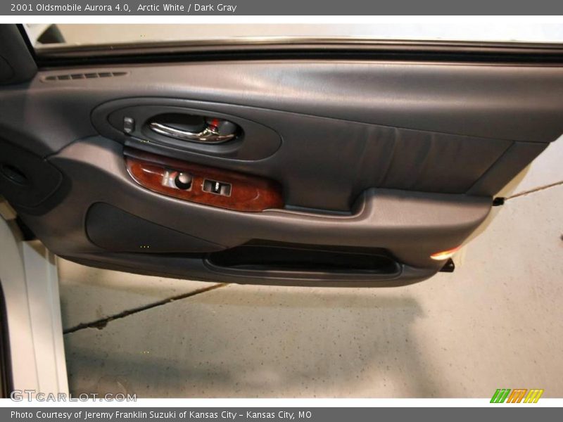 Arctic White / Dark Gray 2001 Oldsmobile Aurora 4.0