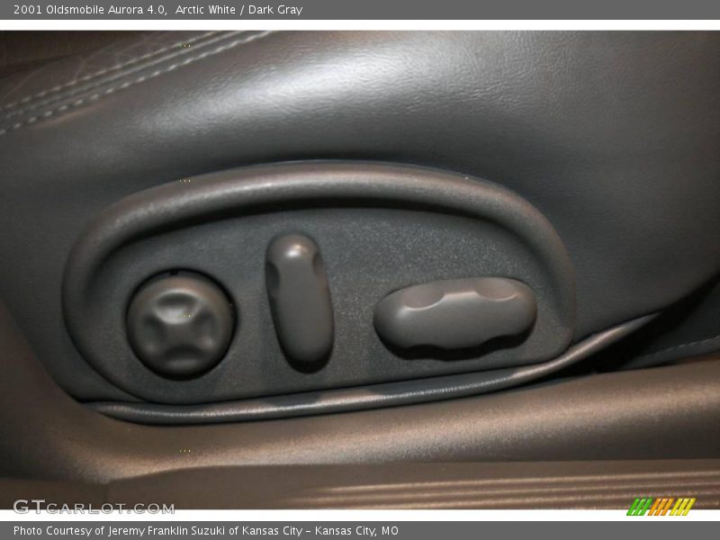 Arctic White / Dark Gray 2001 Oldsmobile Aurora 4.0