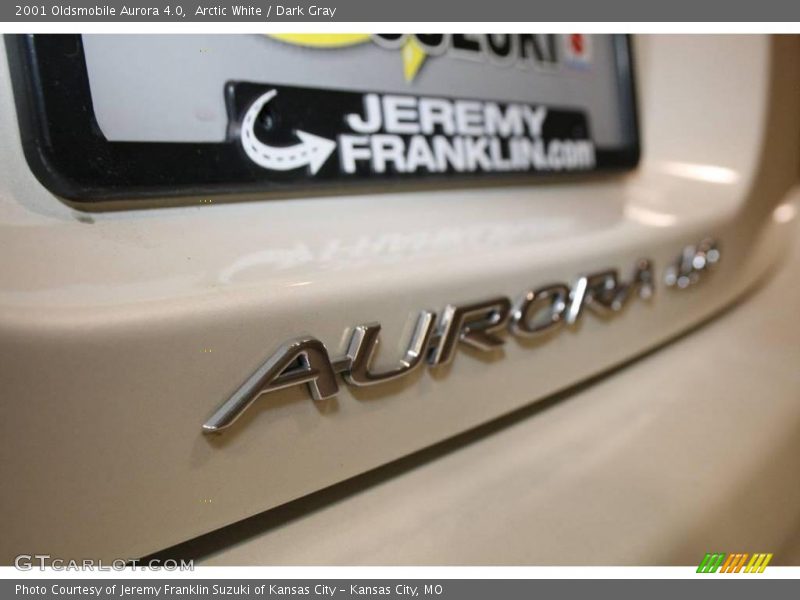 Arctic White / Dark Gray 2001 Oldsmobile Aurora 4.0