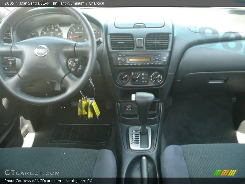 Brilliant Aluminum / Charcoal 2005 Nissan Sentra SE-R