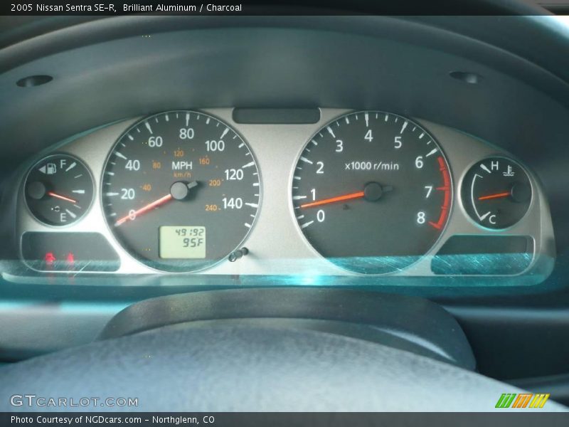 Brilliant Aluminum / Charcoal 2005 Nissan Sentra SE-R