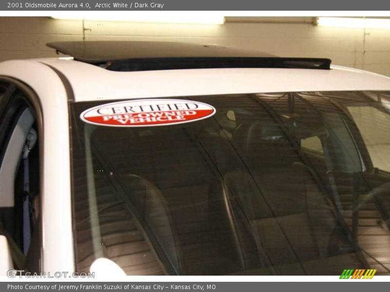 Arctic White / Dark Gray 2001 Oldsmobile Aurora 4.0