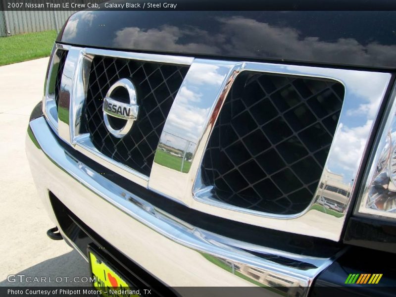 Galaxy Black / Steel Gray 2007 Nissan Titan LE Crew Cab