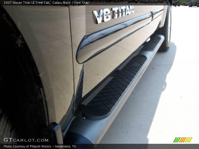 Galaxy Black / Steel Gray 2007 Nissan Titan LE Crew Cab