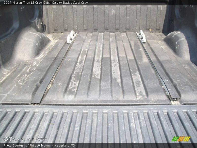 Galaxy Black / Steel Gray 2007 Nissan Titan LE Crew Cab
