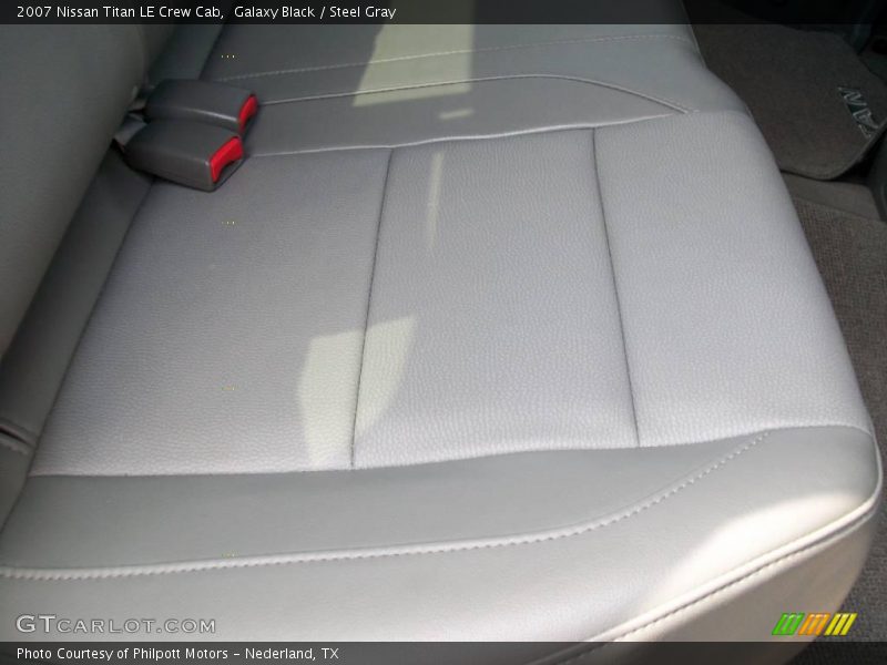 Galaxy Black / Steel Gray 2007 Nissan Titan LE Crew Cab