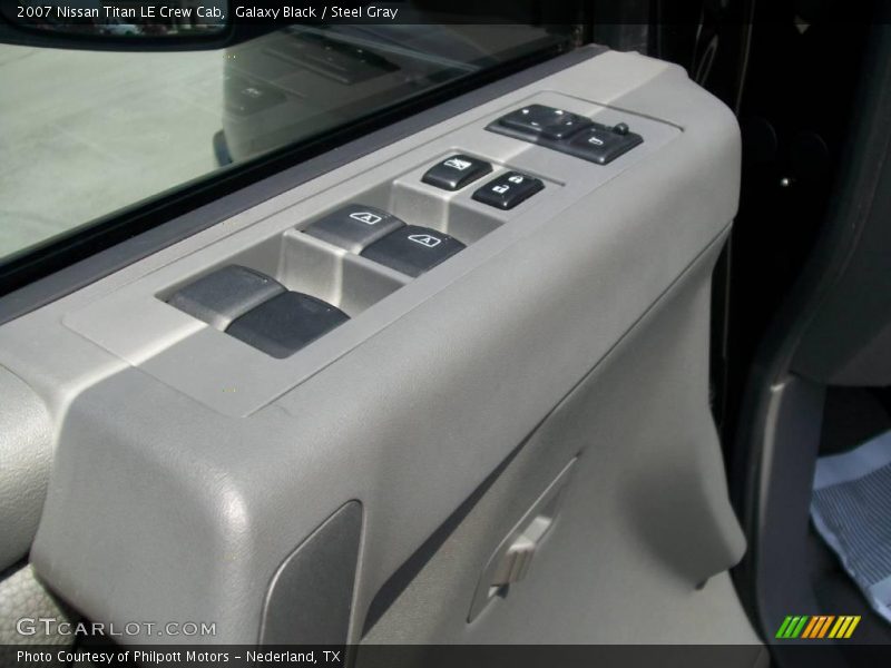 Galaxy Black / Steel Gray 2007 Nissan Titan LE Crew Cab