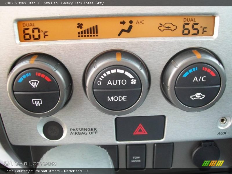 Galaxy Black / Steel Gray 2007 Nissan Titan LE Crew Cab