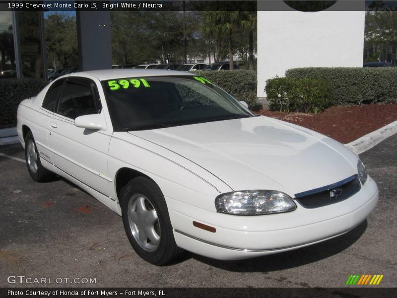Bright White / Neutral 1999 Chevrolet Monte Carlo LS