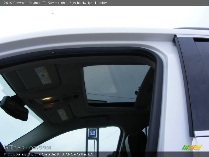 Summit White / Jet Black/Light Titanium 2010 Chevrolet Equinox LT