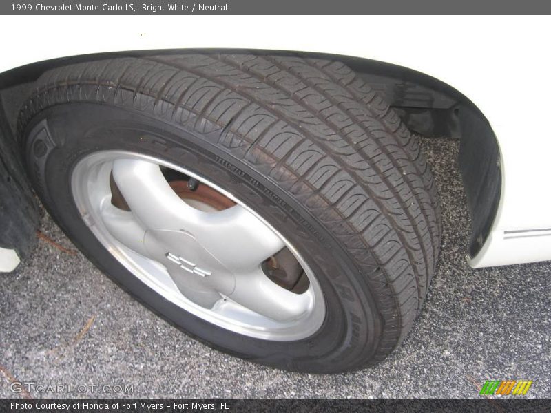 Bright White / Neutral 1999 Chevrolet Monte Carlo LS