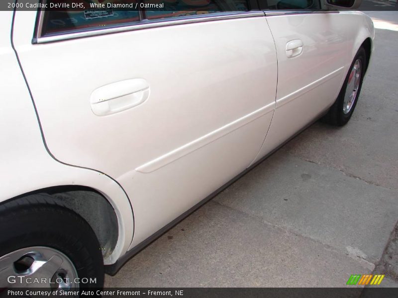 White Diamond / Oatmeal 2000 Cadillac DeVille DHS