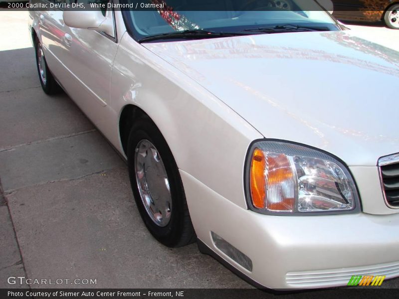 White Diamond / Oatmeal 2000 Cadillac DeVille DHS