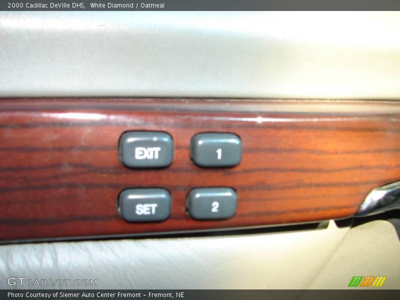 White Diamond / Oatmeal 2000 Cadillac DeVille DHS