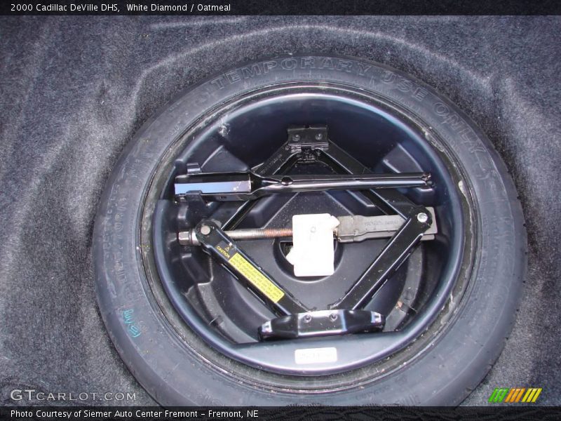 White Diamond / Oatmeal 2000 Cadillac DeVille DHS