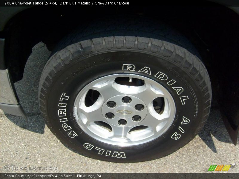 Dark Blue Metallic / Gray/Dark Charcoal 2004 Chevrolet Tahoe LS 4x4