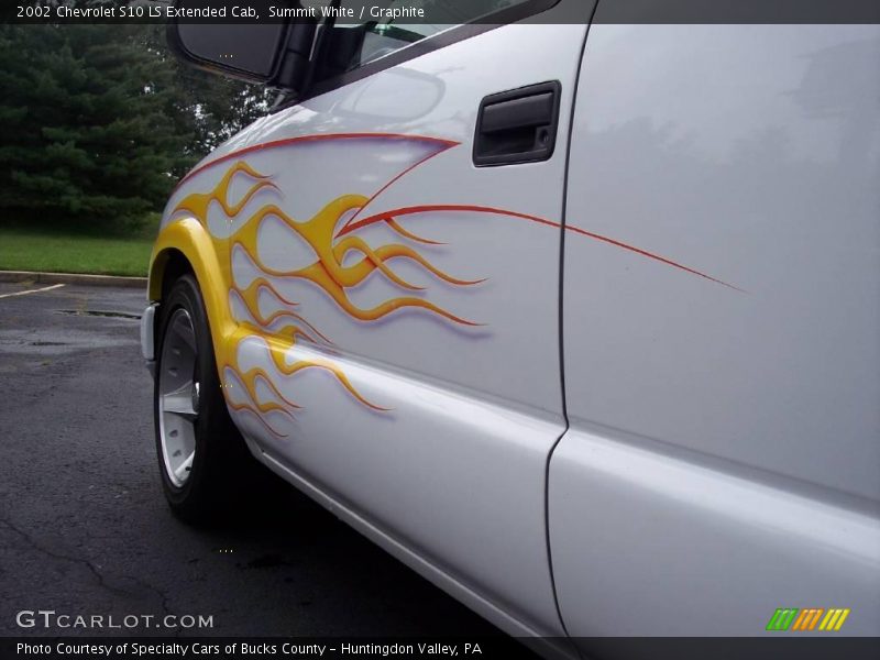 Summit White / Graphite 2002 Chevrolet S10 LS Extended Cab