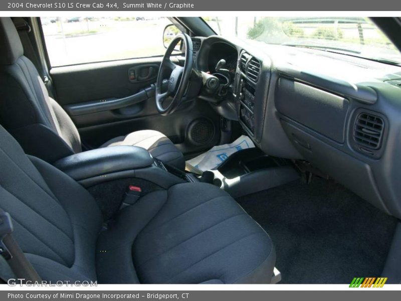 Summit White / Graphite 2004 Chevrolet S10 LS Crew Cab 4x4