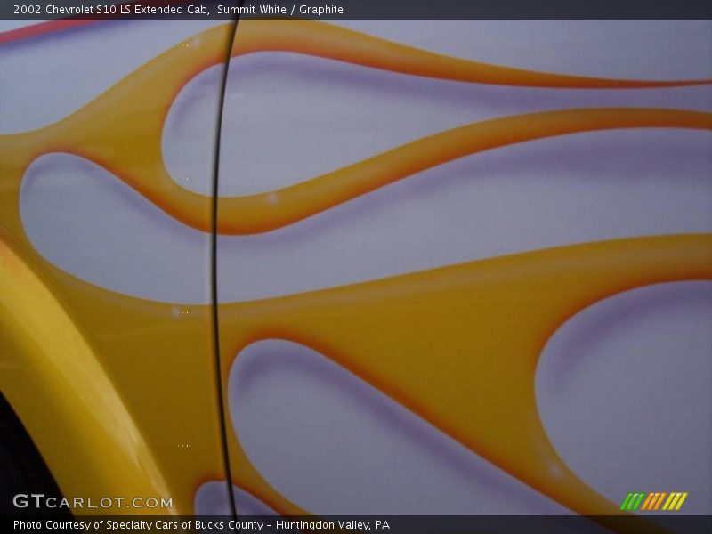 Summit White / Graphite 2002 Chevrolet S10 LS Extended Cab