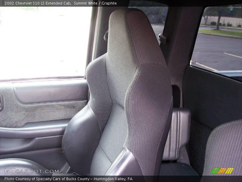 Summit White / Graphite 2002 Chevrolet S10 LS Extended Cab