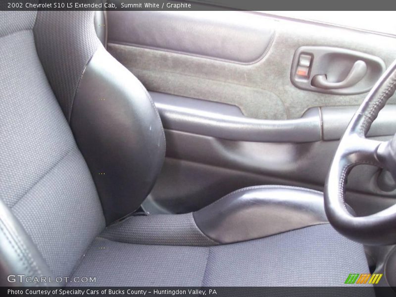 Summit White / Graphite 2002 Chevrolet S10 LS Extended Cab