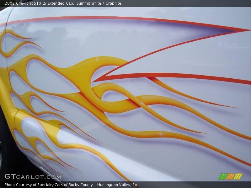 Summit White / Graphite 2002 Chevrolet S10 LS Extended Cab